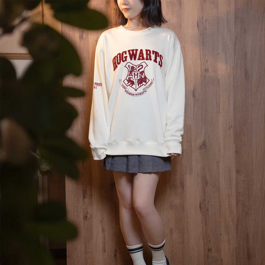 Supreme 黒 刺繍トレーナー ホグワーツ Supreme 黒 刺繍トレーナー ホグワーツ