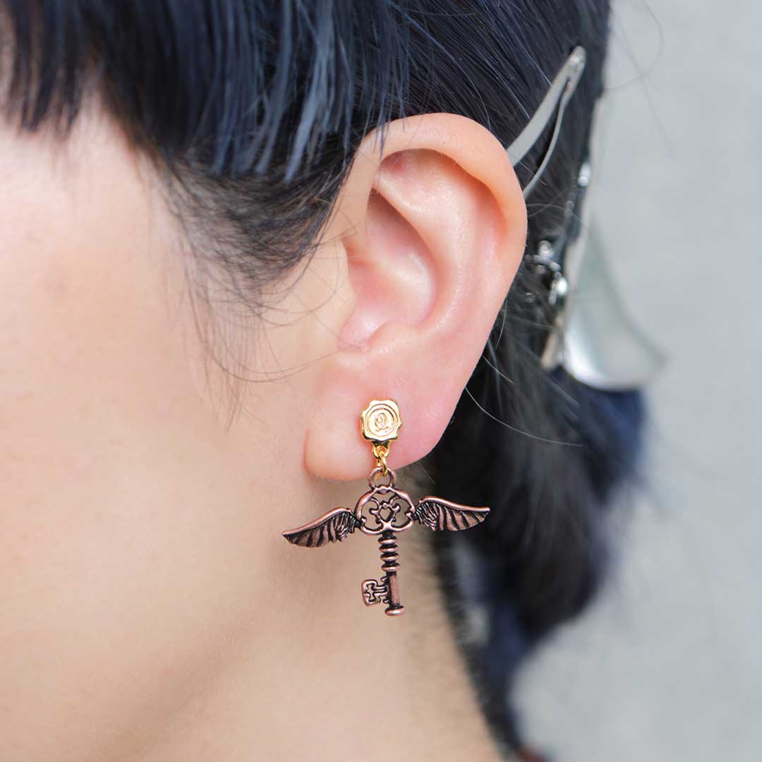 チョコレート フライングキー イヤリング | ハリー・ポッター マホウドコロ