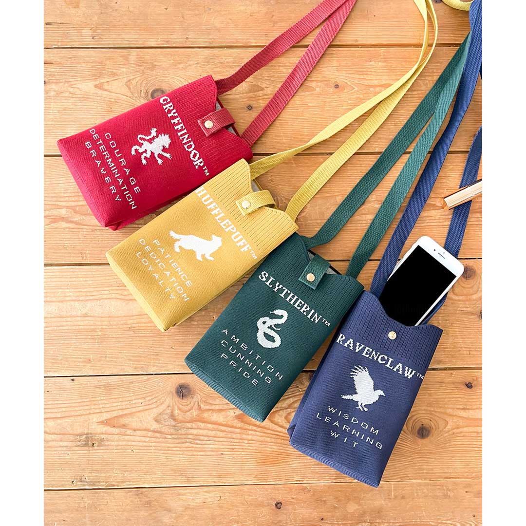 Harry Potter×Flapper 4寮エンブレムニットスマホショルダー WIN