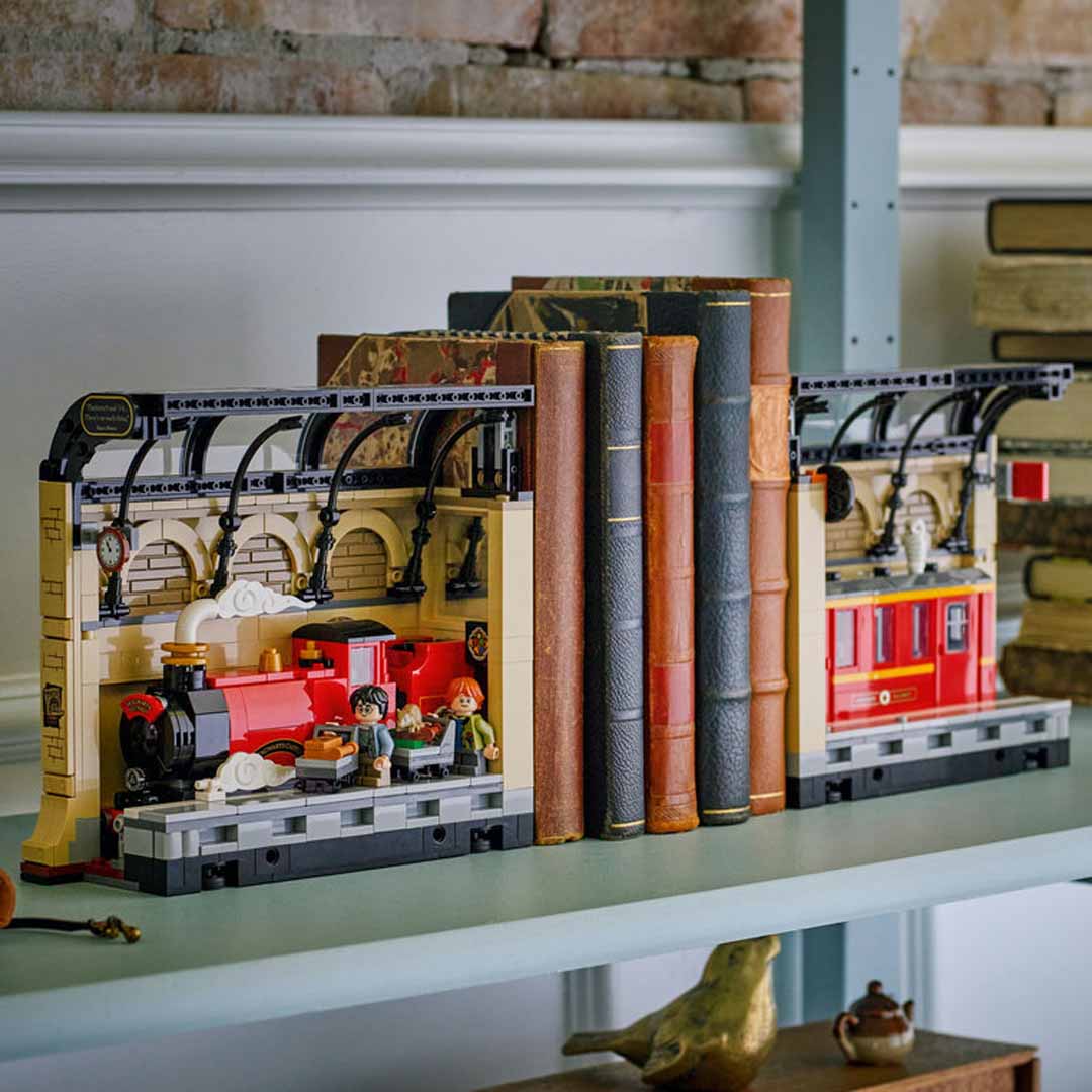 LEGO® ハリー・ポッター ブックスタンド：ホグワーツ特急 76450
