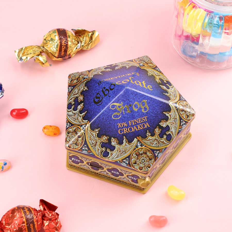 金色のカエルと蟹、蝶、バッタ、トンボなどの彫金箱 金色のカエルと蟹、蝶、バッタ、トンボなどの彫金箱