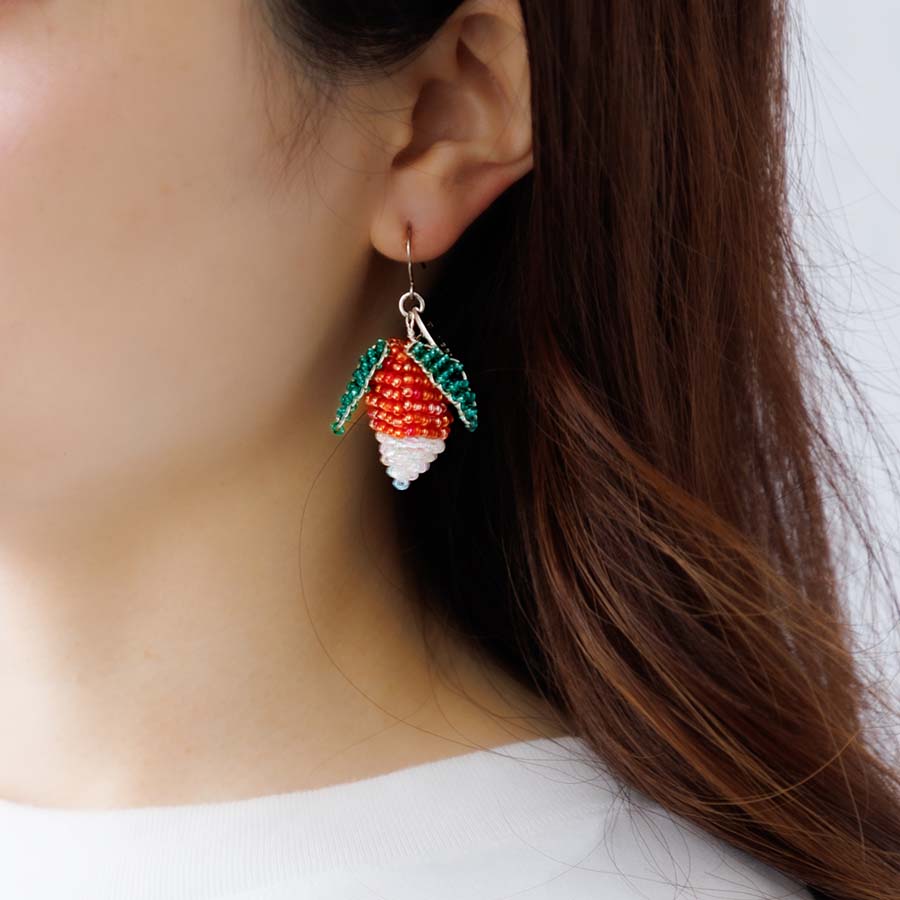 ルーナシリーズ カブ ビーズピアス | ハリー・ポッター マホウドコロ