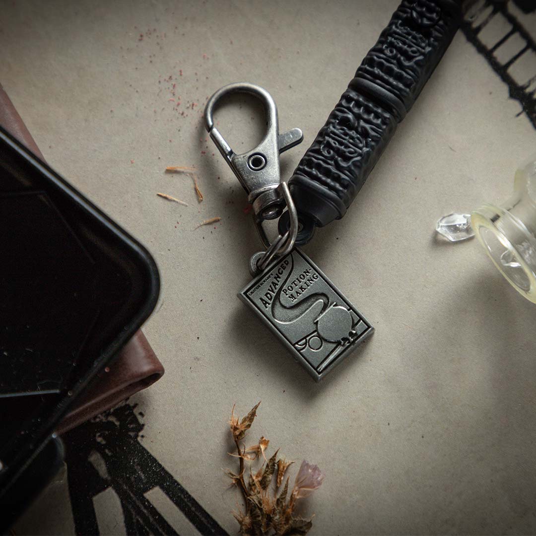 ハリー・ポッター セブルス・スネイプ 光る杖キーホルダー | ハリー